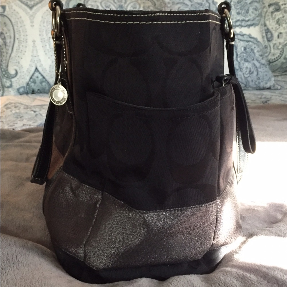Authentic Coach handbag (large) - Picture 4 of 4